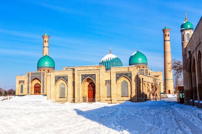 Snow, blue domes and ornated mosques and minarets of Hazrati royalty free stock photography Snow, blue domes and ornated mosques and minarets of Hazrati royalty free stock photography