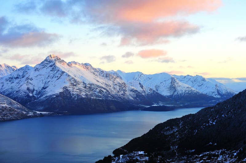 Snow mountains and lake in Queenstown, New Zealand