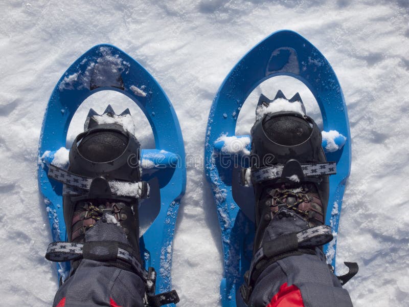 walking snow shoes