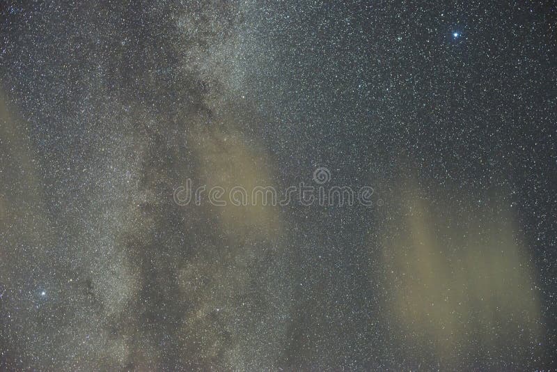Snyggt, mjölkaktigt, galaxartat Djupt utrymme nebuli Astronomisk bakgrund royaltyfri bild