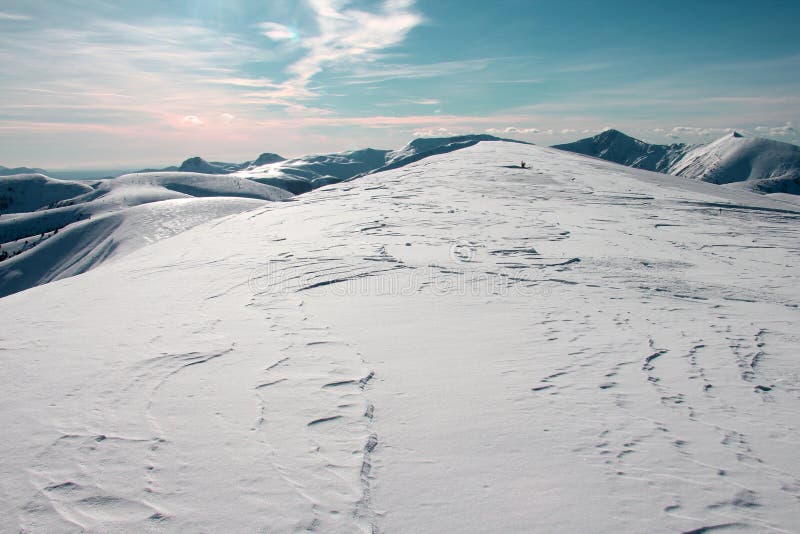 Snöig bergskedja i franska Alpes runt om Selonnet arkivbilder Snöig bergskedja i franska Alpes runt om Selonnet arkivbilder
