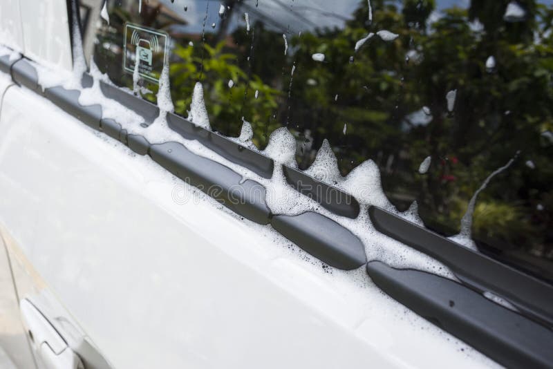 423 Soap Bubbles Car Window Car Wash Stock Photos Free & RoyaltyFree