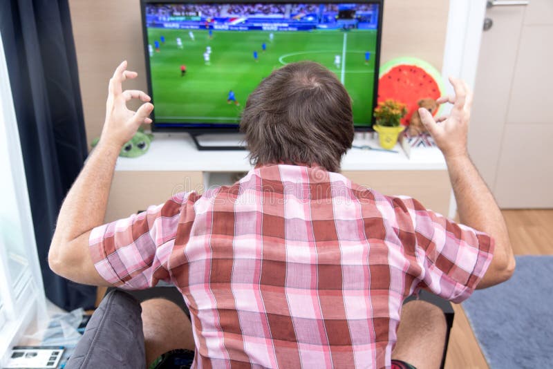 Streaming tv football hi-res stock photography and images - Alamy