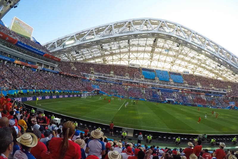Sochi stadionfishten Fansen fyllde stadion Match Portugal vs Spanien royaltyfri foto Sochi stadionfishten Fansen fyllde stadion Match Portugal vs Spanien royaltyfri foto