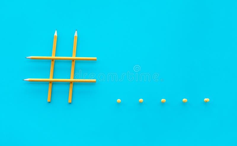 Sociale die media en creativiteitconcepten met Hashtag-teken van potlood wordt gemaakt digitale marketing beelden royalty-vrije stock afbeelding Sociale die media en creativiteitconcepten met Hashtag-teken van potlood wordt gemaakt digitale marketing beelden royalty-vrije stock afbeelding
