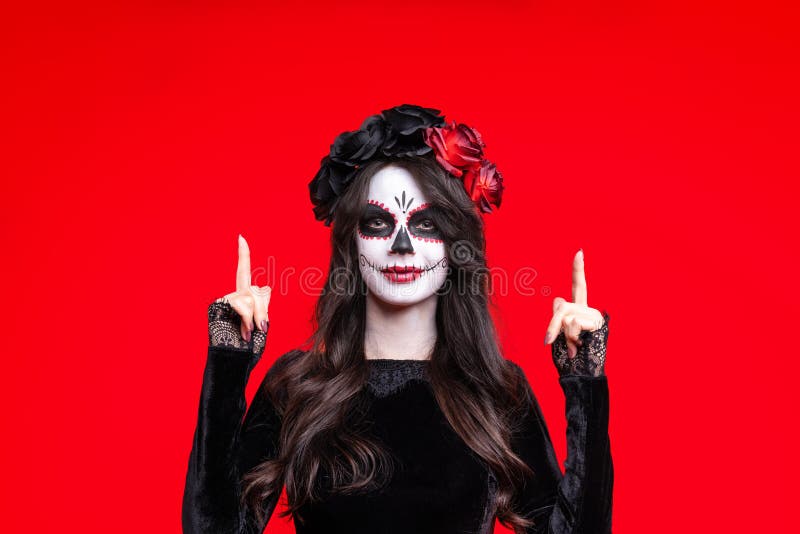 Sockerskalle på glad halloween-fest royaltyfri fotografi