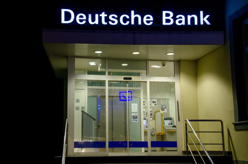 Soest, Alemanha - 12 de dezembro de 2018: Deutsche Bank foto de stock royalty free Soest, Alemanha - 12 de dezembro de 2018: Deutsche Bank foto de stock royalty free