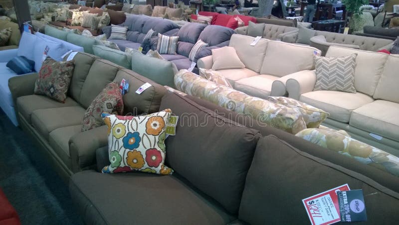 Sofa se vendant au magasin de meubles