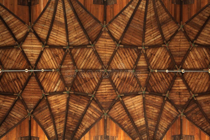 Soffitto arcato di legno nel Grote Kerk a Haarlem, Paesi Bassi fotografie stock Soffitto arcato di legno nel Grote Kerk a Haarlem, Paesi Bassi fotografie stock