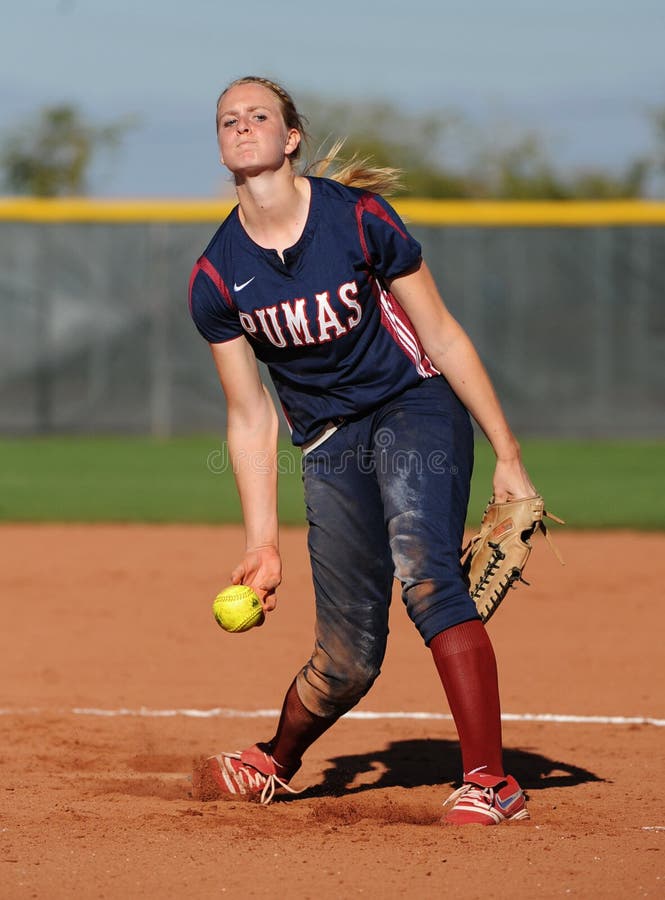 Softball da High School das meninas imagens de stock Softball da High School das meninas imagens de stock