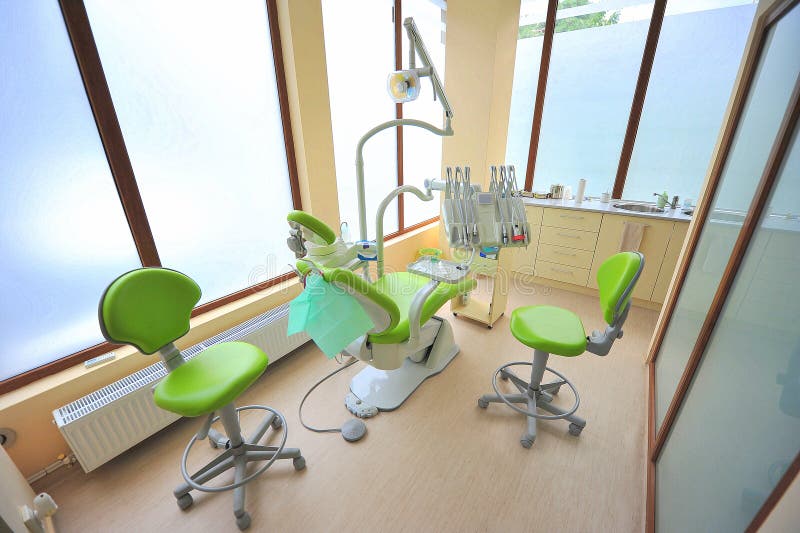 Soigne le bureau (les outils de soin dentaire) Soigne le bureau (les outils de soin dentaire)