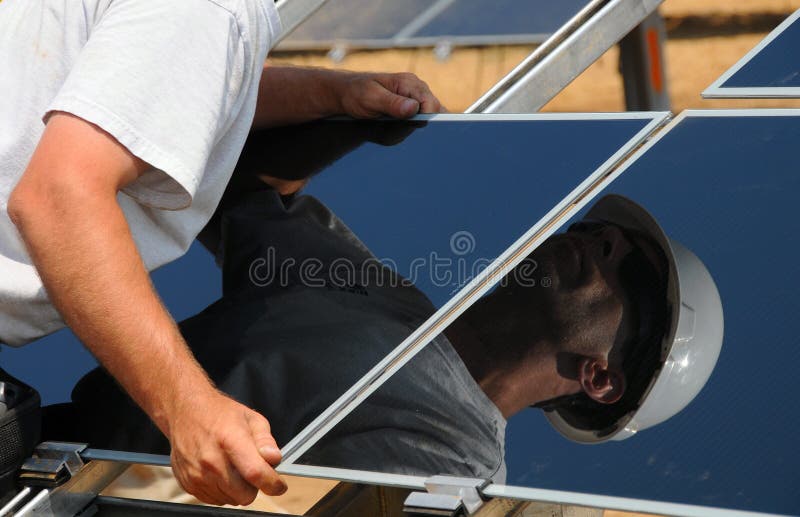 Installazione da soleggiato pannelli sul nuovo soleggiato.