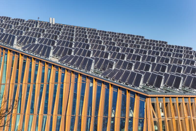 Solar panels on the roof of the Energy Academy Europe building in Groningen stock photography Solar panels on the roof of the Energy Academy Europe building in Groningen stock photography