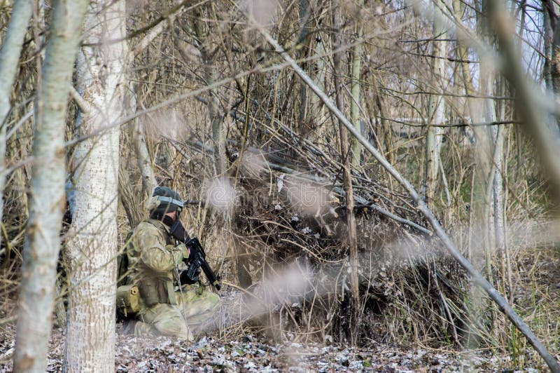 Soldado da infantaria com arma foto de stock Soldado da infantaria com arma foto de stock