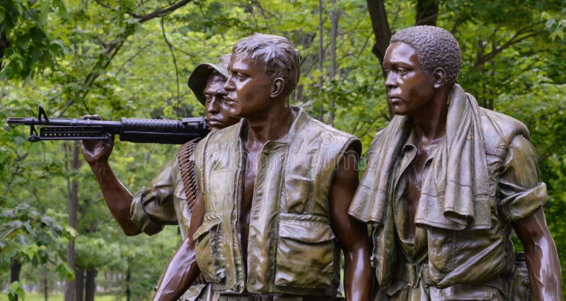 Soldados Washington D del monumento tres de los veteranos de Vietnam C