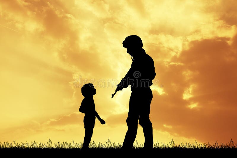 Soldat und Kind bei Sonnenuntergang lizenzfreie abbildung Soldat und Kind bei Sonnenuntergang lizenzfreie abbildung