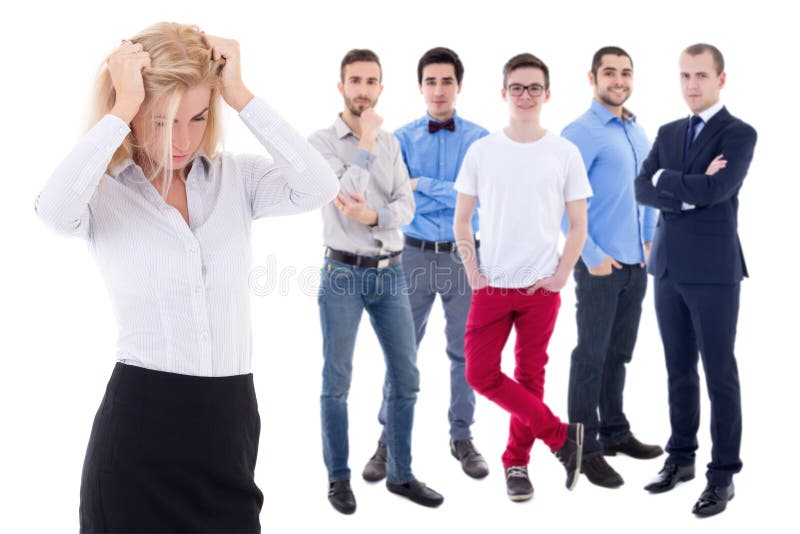 Solleciti il concetto del lavoro - donna sollecitata di affari ed i suoi colleghi immagine stock libera da diritti Solleciti il concetto del lavoro - donna sollecitata di affari ed i suoi colleghi immagine stock libera da diritti