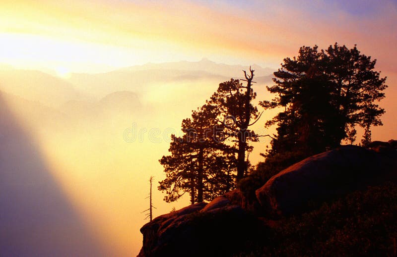 solnedgång yosemite arkivfoton solnedgång yosemite arkivfoton