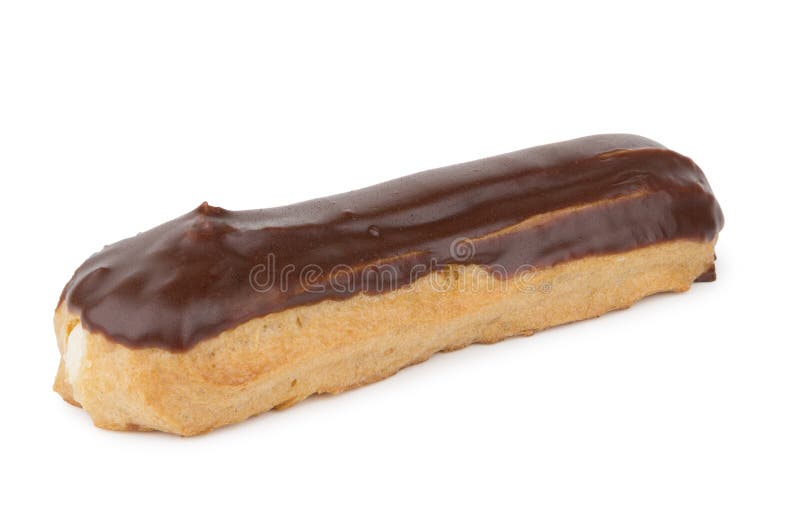 Solo eclair con el chocolate aislado en blanco imagenes de archivo