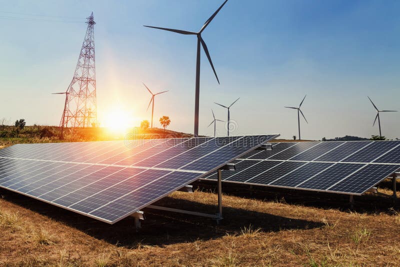 Solpanel med vindturbinen och solljus energi c för ren makt royaltyfri foto