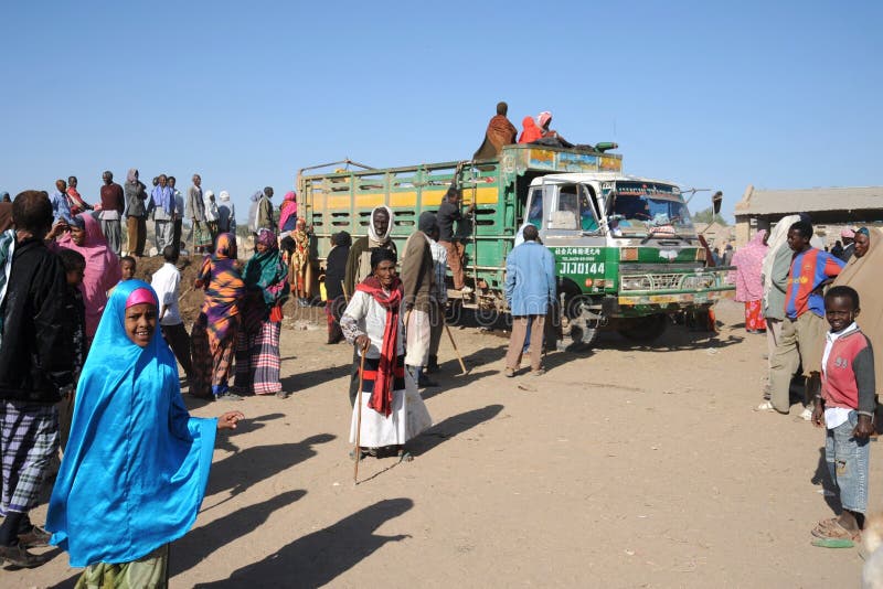 Somalis nelle vie della città di Hargeysa. fotografia stock libera da diritti Somalis nelle vie della città di Hargeysa. fotografia stock libera da diritti
