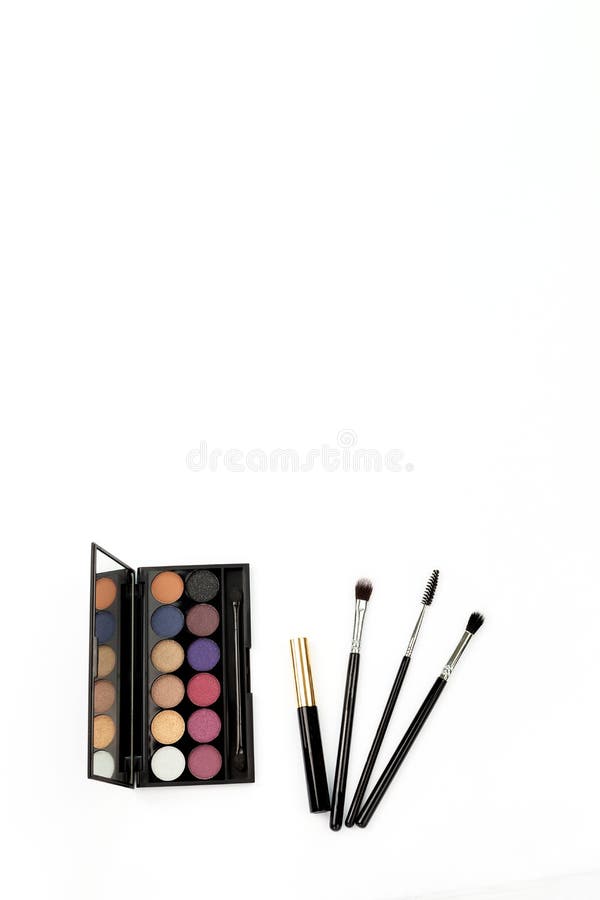 Sombras, escovas da composição no fundo branco fotos de stock Sombras, escovas da composição no fundo branco fotos de stock