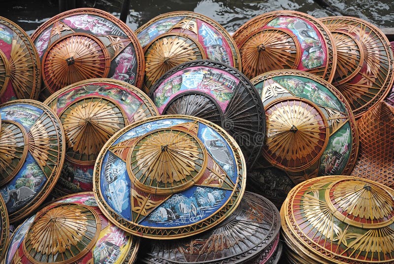 Sombrero tailandés en mercado flotante foto de archivo libre de regalías Sombrero tailandés en mercado flotante foto de archivo libre de regalías