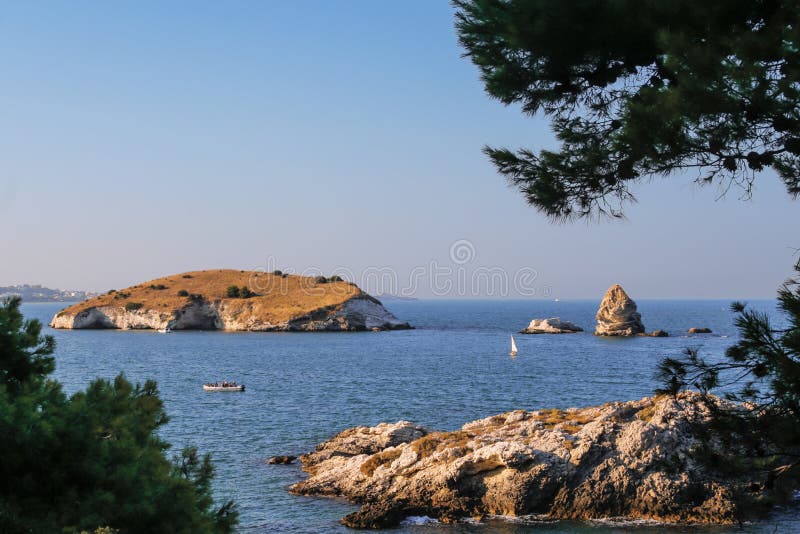 Sommarhav Gargano kust: fjärd av Vieste - (Apulia) ITALIEN arkivfoton Sommarhav Gargano kust: fjärd av Vieste - (Apulia) ITALIEN arkivfoton
