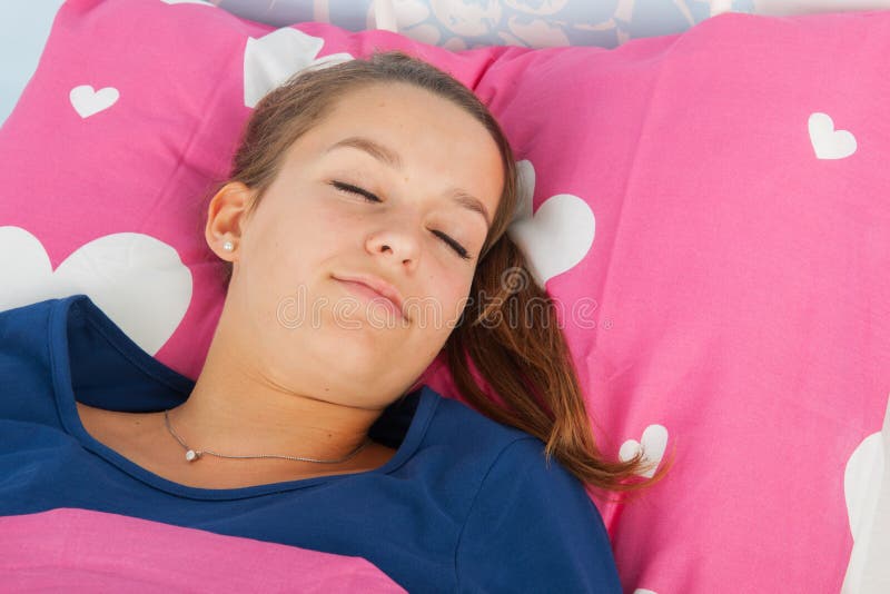 Sommeil De Fille De Ladolescence Photo Stock Image Du Mignon