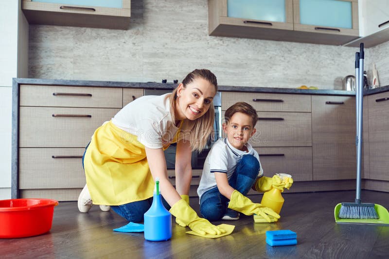 Mom Helps Hurt Son Bathe