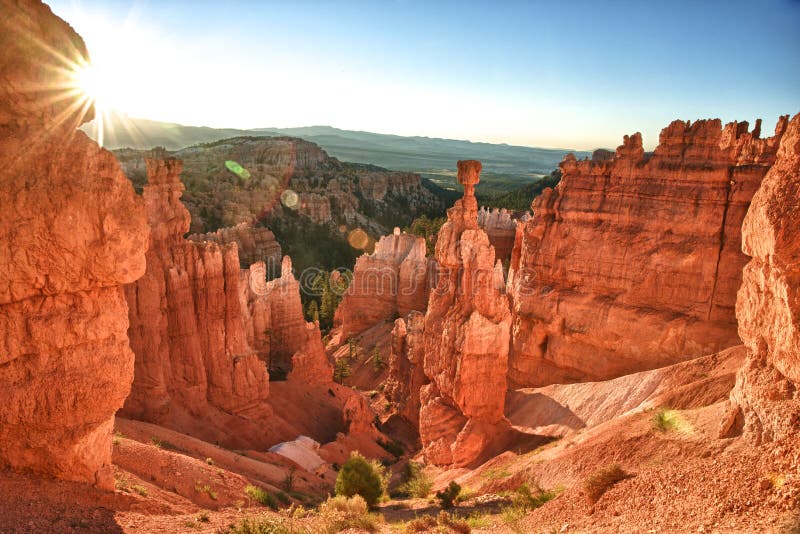 Sonnenaufgang im Bryce Schlucht-Nationalpark stockfotografie Sonnenaufgang im Bryce Schlucht-Nationalpark stockfotografie