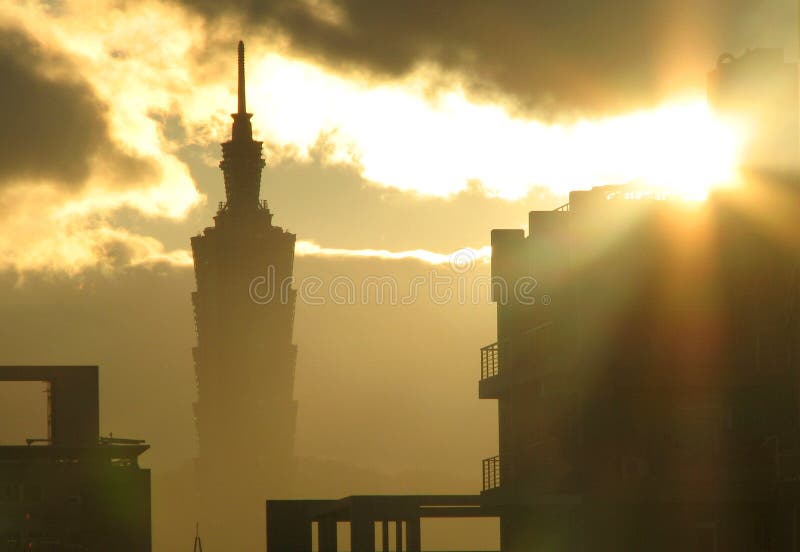 Sonnenaufgang in Taipeh, Taiwan, die 101 lizenzfreies stockfoto Sonnenaufgang in Taipeh, Taiwan, die 101 lizenzfreies stockfoto