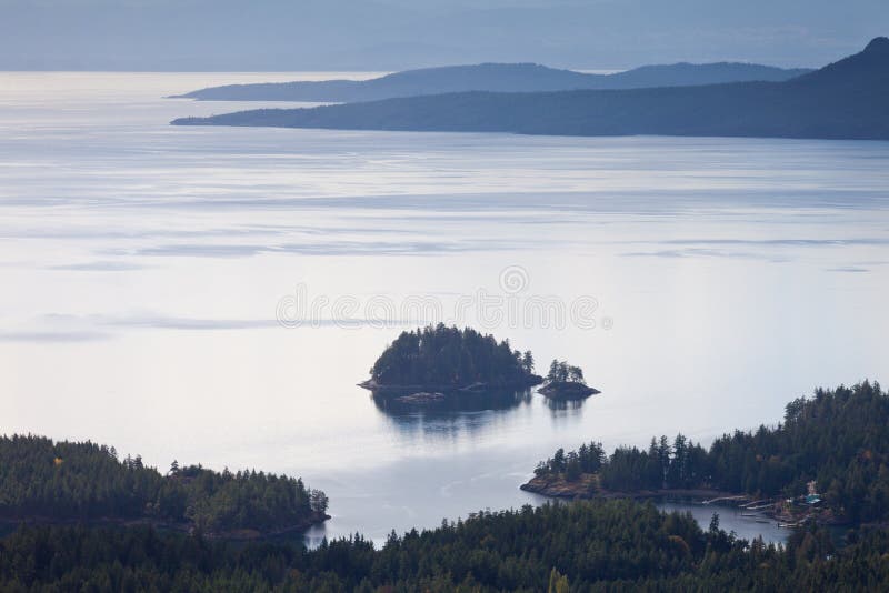 Sonnenschein-Küstenfjorde und Pazifischer Ozean BC Kanada lizenzfreies stockfoto Sonnenschein-Küstenfjorde und Pazifischer Ozean BC Kanada lizenzfreies stockfoto