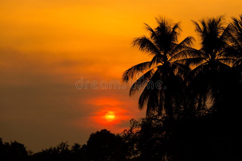 Sonnenuntergang auf Don Khone Laos stockfotografie Sonnenuntergang auf Don Khone Laos stockfotografie