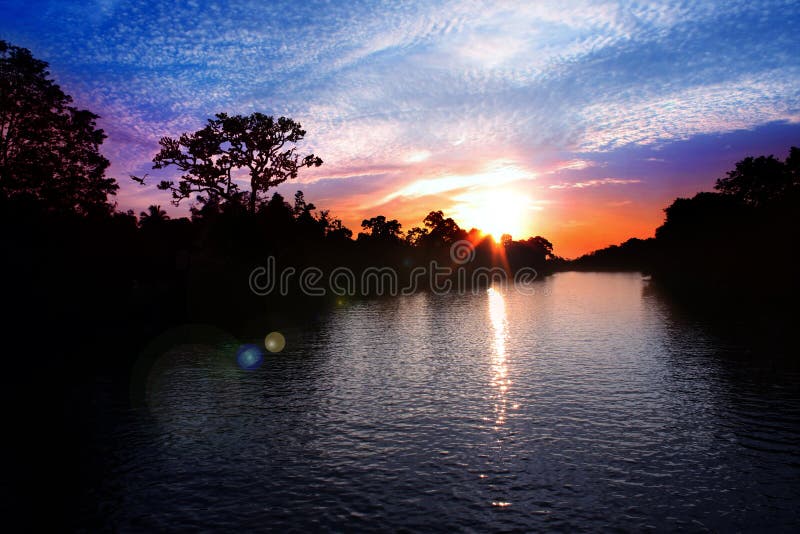 Sonnenuntergang am Klias Feuchtgebiet Sabah