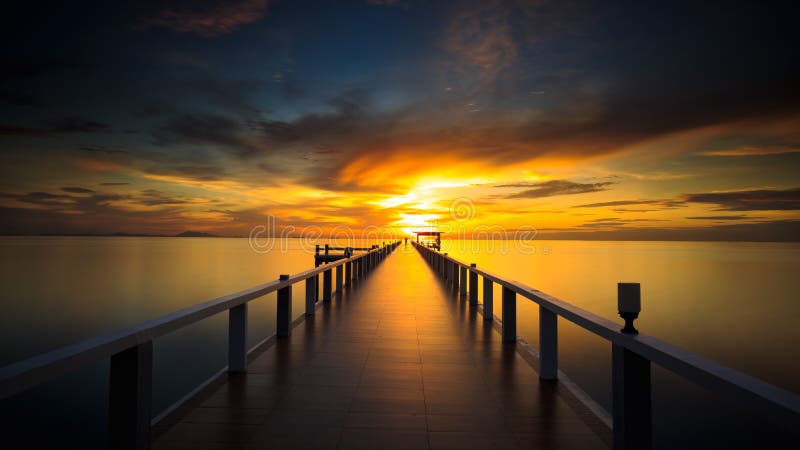 Sonnenuntergang-Sommer, Reise, Ferien und Feiertag lizenzfreie stockfotografie Sonnenuntergang-Sommer, Reise, Ferien und Feiertag lizenzfreie stockfotografie