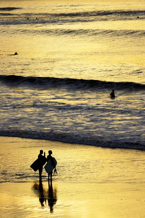 Sonnenuntergang-Surfer lizenzfreies stockbild Sonnenuntergang-Surfer lizenzfreies stockbild