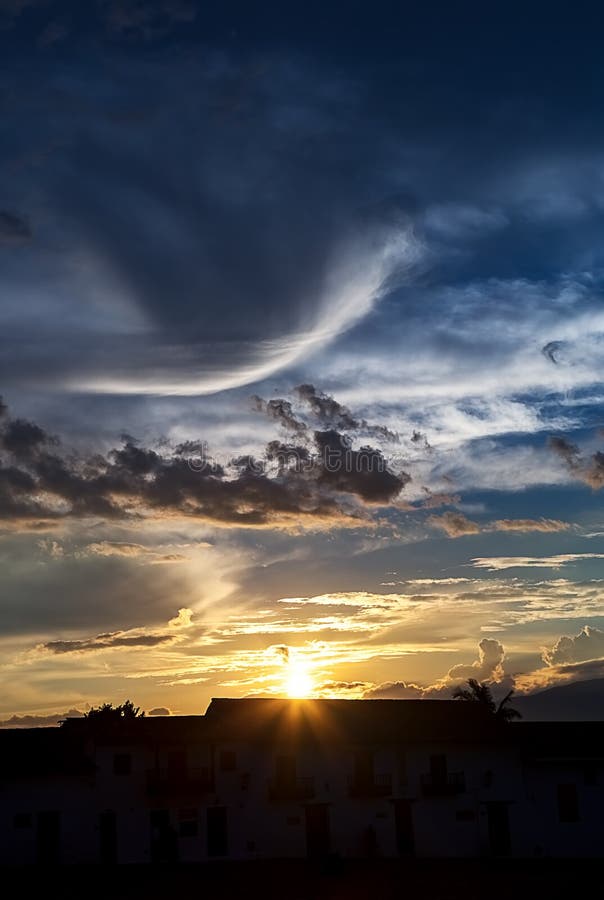 Sonnenuntergang vom Hauptplatz lizenzfreie stockbilder Sonnenuntergang vom Hauptplatz lizenzfreie stockbilder