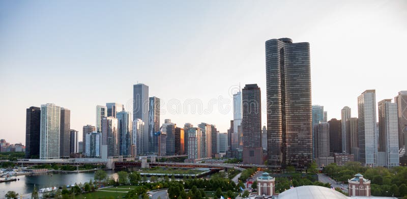 Sonnenuntergang über Chicago vom Marine-Pier