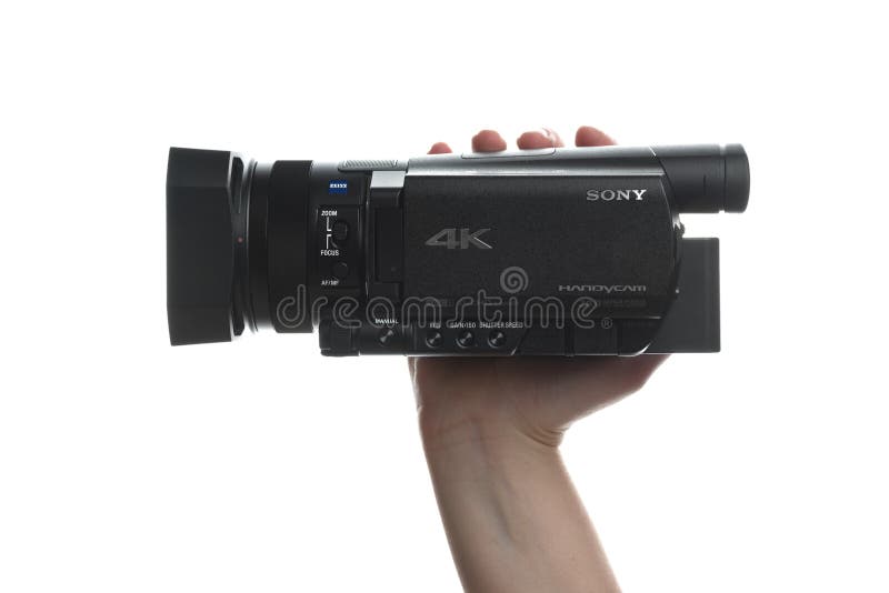 Bạn đang muốn tìm kiếm một chiếc máy quay chuyên nghiệp để ghi lại những khoảnh khắc quý giá của cuộc sống? Hãy tìm hiểu chiếc 4K Handycam Camcorder này! Với chất lượng hình ảnh tuyệt đỉnh, điều khiển dễ dàng và thiết kế đẹp mắt, đây là thiết bị không thể thiếu cho các nhà làm phim chuyên nghiệp hay những người yêu thích công nghệ.