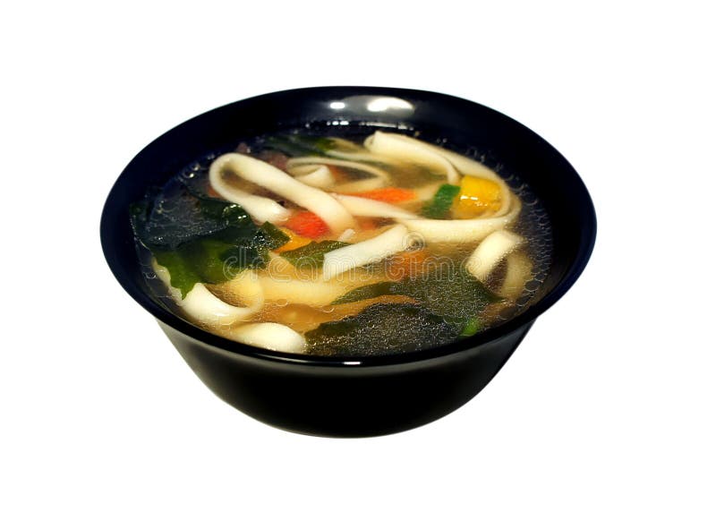 Sopa de Miso com massa, alga do wakame, macarronetes e vegetais foto de stock Sopa de Miso com massa, alga do wakame, macarronetes e vegetais foto de stock