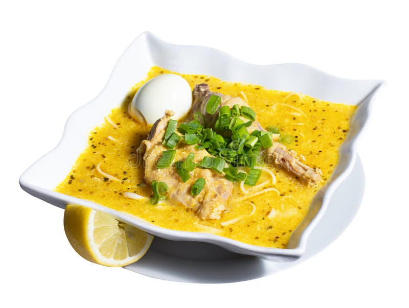 Sopa De Pollo Aislada En Comida Tradicional Peruana Blanca Imagen de