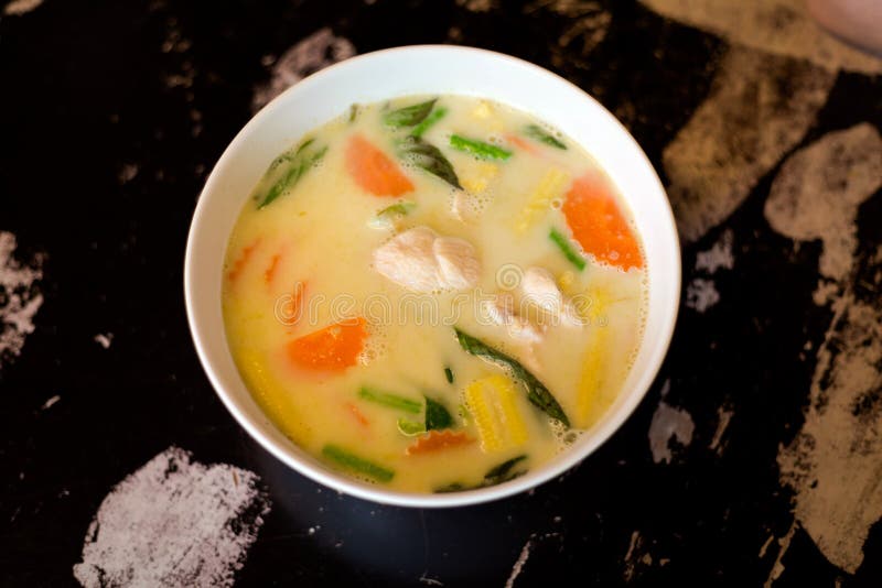 Sopa do coco de Tom Kha Gai imagem de stock Sopa do coco de Tom Kha Gai imagem de stock