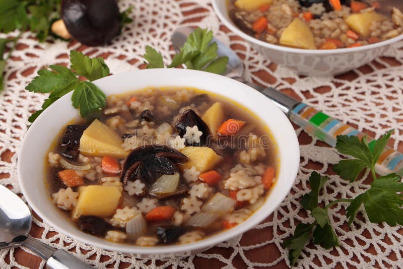 Sopa secada del boleto con las patatas y las pastas imágenes de archivo libres de regalías