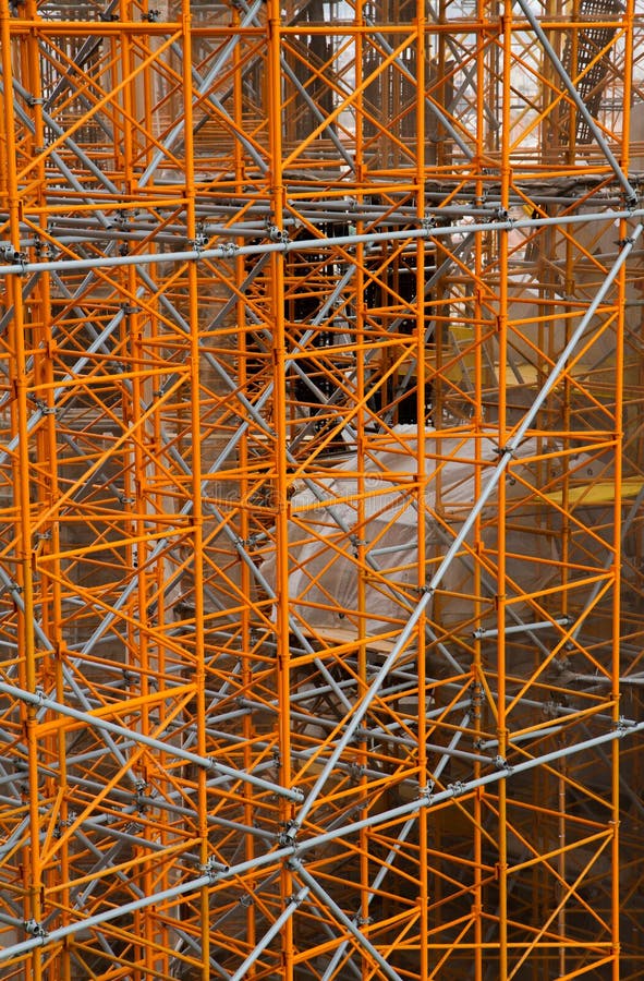 Soporte de la construcción - trabajando en el familia de Sagrada fotografía de archivo Soporte de la construcción - trabajando en el familia de Sagrada fotografía de archivo
