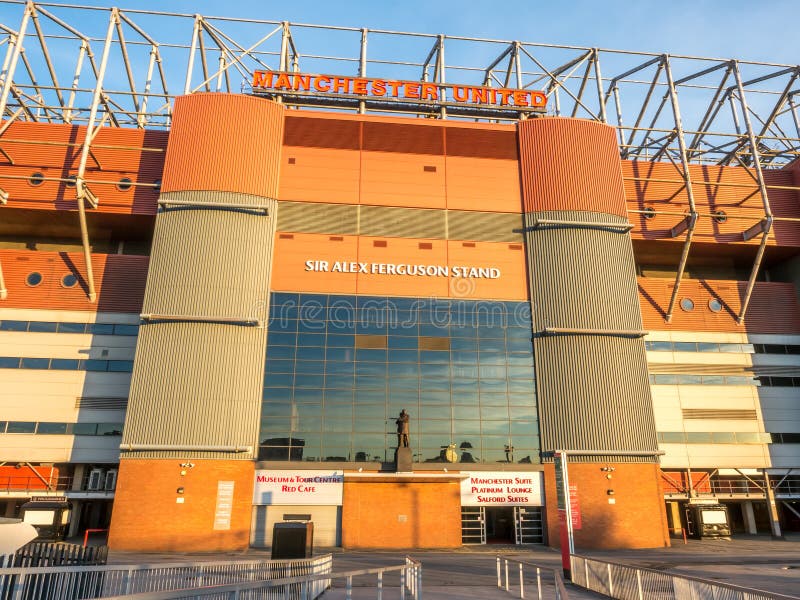 Soporte de Sir Alex Ferguson en el estadio viejo de Trafford imagen de archivo Soporte de Sir Alex Ferguson en el estadio viejo de Trafford imagen de archivo