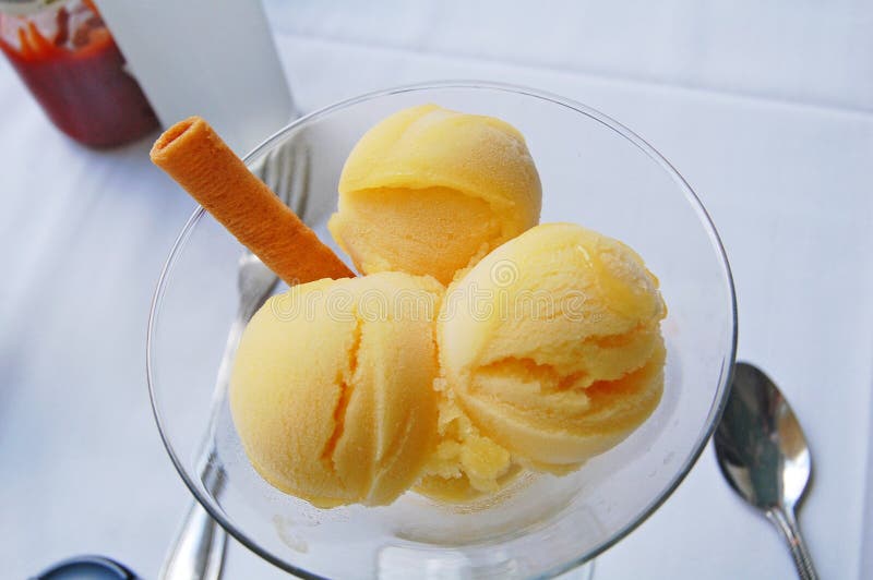sorbet мангоа стоковое фото rf sorbet мангоа стоковое фото rf