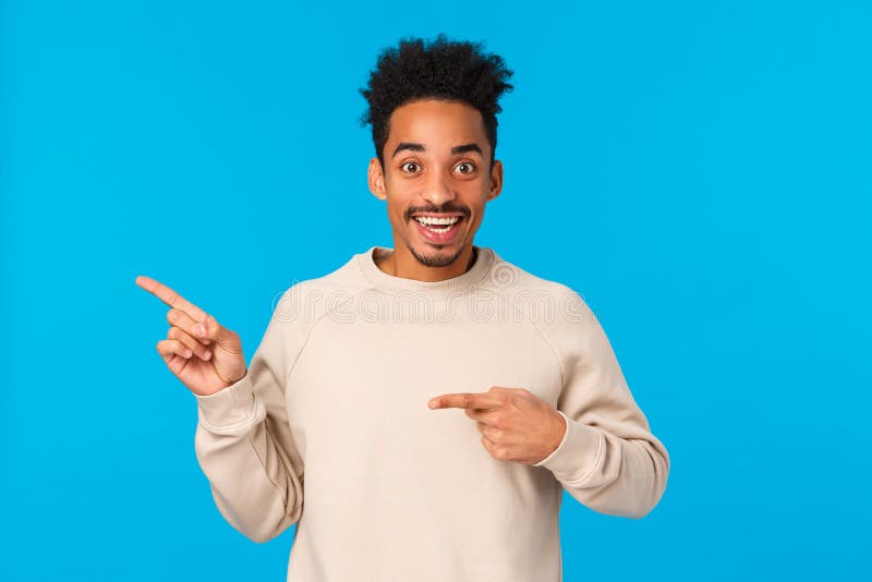 Sorprendido, Emocionado Hombre Afro-americano Con Corte De Pelo Afro  Preguntando Sobre El Producto, Interesado En El Evento Apunt Imagen de  archivo - Imagen de africano, cara: 169402495