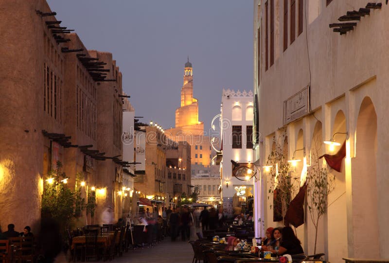Souq przy półmrokiem Waqif, Doha Katar obrazy stock