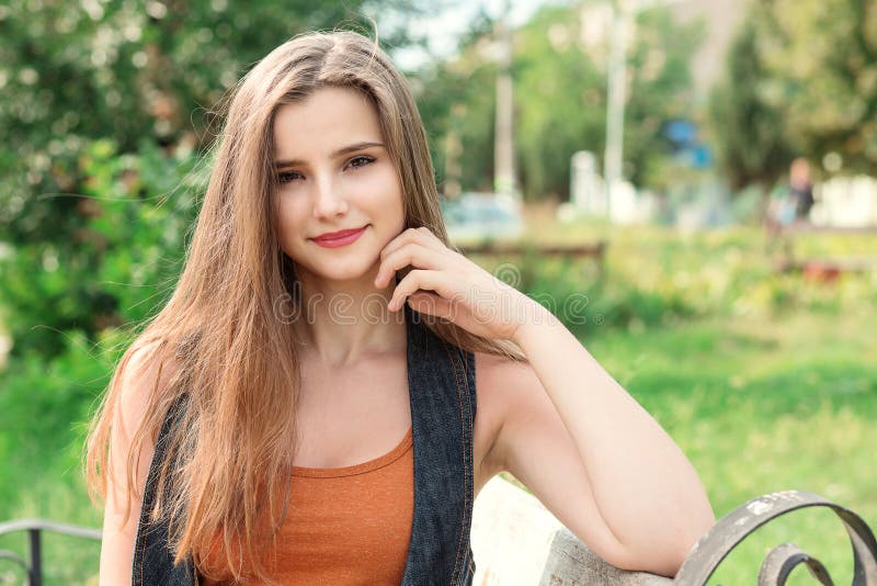 Sourire heureux de femme photographie stock Sourire heureux de femme photographie stock